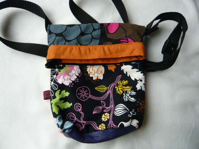 mini Umh&auml;ngetasche