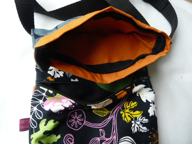 Mini Umh&auml;ngetasche Hauptfach und Rei&szlig;verschlu&szlig;fach